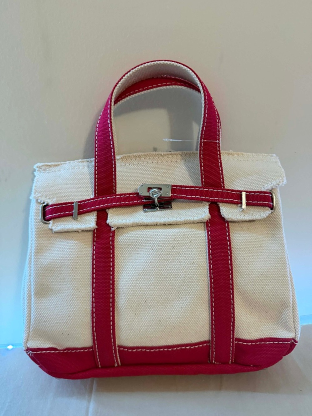 Viral SunWin Madaket small tote new PRICE FIRM